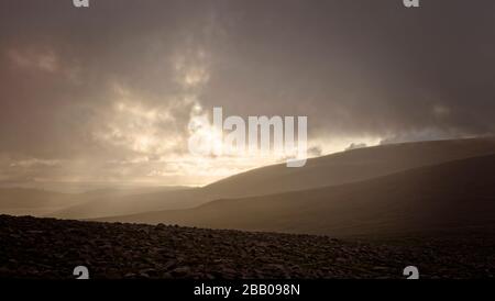 Stürmisches Wetter über dem Festland Shetland, Schottland, Großbritannien. Stockfoto