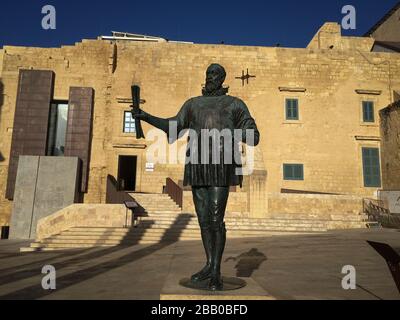 Statue des Großmeisters Jean de Valette in Valletta, Malta, am 1. März 2020. Stockfoto