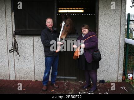Kauto Star fünf Mal Gewinner von King George VI Steeple Chase trifft und begrüßt die Gewinner der Racing Post Stockfoto