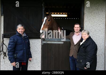 Kauto Star, fünffache Gewinnerin von King George VI Steeple Chase, trifft und begrüßt die Gewinner des Sportlebens Stockfoto