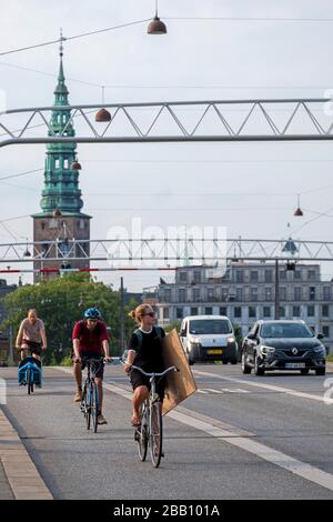 Fahrradfahrer in den Straßen von Kopenhagen, Dänemark, Europa Stockfoto