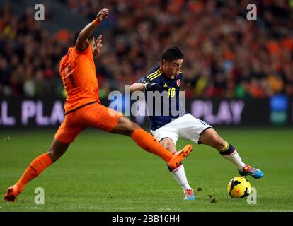 Memphis-Depay der Niederlande und Kolumbiens James Rodriguez (rechts) Stockfoto