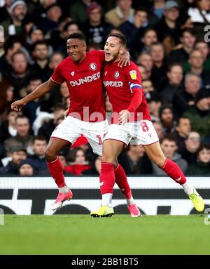 Josh Brownhill von Bristol City feiert das erreichen des ersten Tores seiner Seite Stockfoto