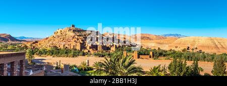 Die befestigte Stadt Ait-Ben-Haddou bei Ouarzazate am Rande der wüste sahara in Marokko. Platz für Text kopieren Stockfoto