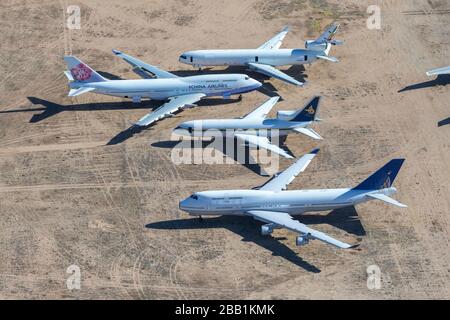 Ehemalige Passagier- und Frachtflugzeuge werden am Freitag, 10. Januar 2020, in Victorville, Kalifornien, USA, auf dem Logistikflughafen Southern California gelagert. (IOS/ESPA-Images) (Foto von IOS/Espa-Images) Stockfoto