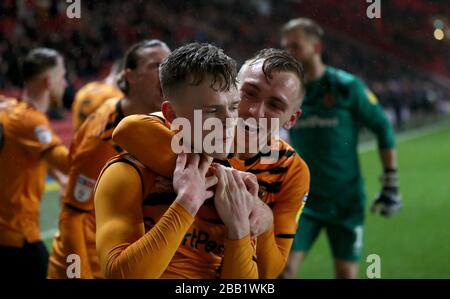 Keane Lewis-Potter von Hull City feiert, nachdem er sein zweites Tor des Spiels erzielt hat Stockfoto