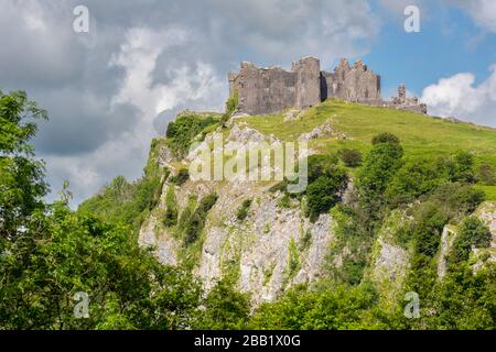 Carreg Cennen Castle in der Nähe von Llandeilo Carmarthenshire Brecon Beacons National Park South Wales Stockfoto