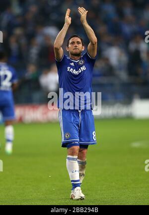 Chelseas Frank Lampard lobt die Fans nach dem Spiel Stockfoto