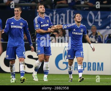 Chelseas Eden Hazard (rechts) feiert das dritte Tor seiner Seite Stockfoto