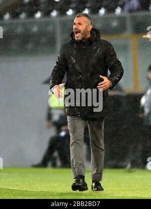 Vitoria Guimaraes Manager Ivo Vieira Gesten auf der Touchline Stockfoto