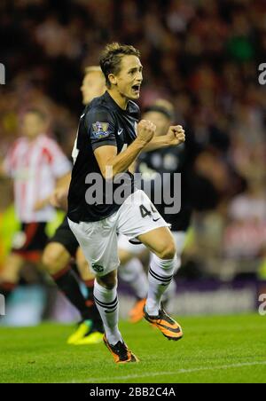 Adnan Januzaj von Manchester United feiert sein 2. Tor während des Barclays Premier League-Spiels Sunderland gegen Manchester United im Stadium of Light, Sunderland Stockfoto