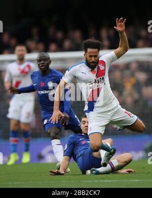 Chelseas Mateo Kovacic (Mitte) und das Andros Townsend von Crystal Palace (rechts) Stockfoto