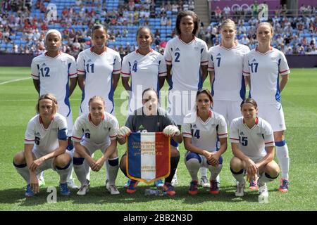 France Squad.Top Row (l-r) Elodie Thomis, Marie-Laure Delie, Laura Georges, Wendie Renard, Corine Franco, Gaetane Thiney. Bottom Row (l-r) Sandrine Soubeyrand, Sonia Bompastor, Sarah Bouhaddi, Louisa Necib, Elise Bussaglia Stockfoto