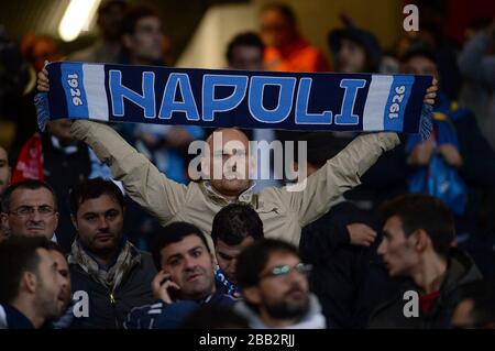 Allgemeiner Blick auf die Napoli Fans auf den Tribünen Stockfoto