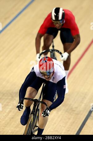 Großbritanniens Jason Kenny auf dem Weg zum Sieg im Halbfinale. Stockfoto