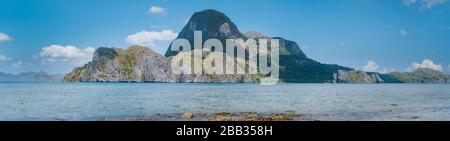 Panoramablick auf die Insel Cadlao in der Bucht von El Nido. Wundervolle einzigartige Natur von Palawan, Philippinen Stockfoto
