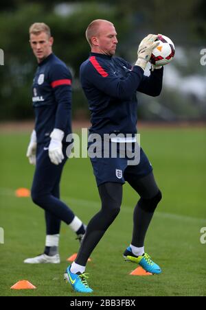 England Torhüter John Ruddy und Joe hart (links) während des Trainings in London Colney, Hertfordshire. Stockfoto