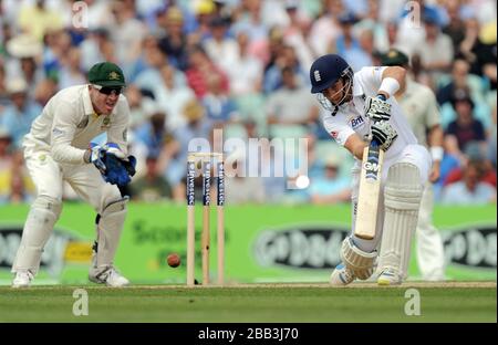 Englands Joe Root Fledermäuse am dritten Tag des Fifth Investec Ashes Test Matches im Kia Oval, London. Stockfoto