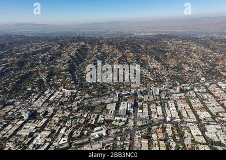 Allgemeine Luftaufnahme von West Hollywood während eines Flugs um Südkalifornien am Samstag, 5. Oktober 2019, in Los Angeles, Kalifornien, USA. (Foto von IOS/Espa-Images) Stockfoto