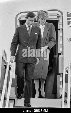 Der Prinz und die Prinzessin von Wales, die im Mai 1986 vom Flughafen Heathrow aus in London ankamen. Stockfoto