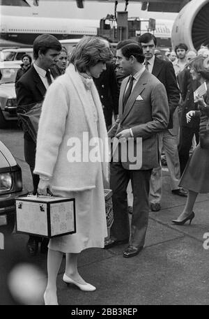 Der Prinz und die Prinzessin von Wales verließen 1982 den Londoner Flughafen Heathrow in Richtung Bermuda. Stockfoto