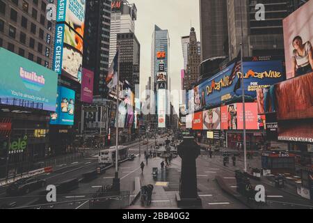 Blick Auf Den Times Square In New York, März 2020 Stockfoto