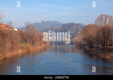 Basilika von Superga auf dem Hügel von Turin, Landschaft des Flusses Po Stockfoto