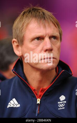 Großbritannien Cheftrainer Stuart Pearce vor der Gruppe EIN Spiel zwischen Großbritannien und Uruguay im Millennium Stadium Stockfoto