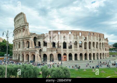 ROM, ITALIEN - 04. OKTOBER 2018: Blick auf das Kolosseum, Rom, Italien Stockfoto