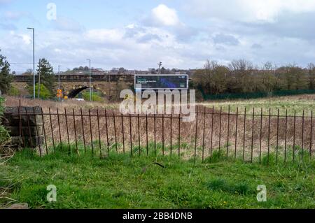 Poster in Churwell, Leeds. West Yorkshire während der Coronavirus Pandemie. 30. März 2020/ Credit: © Garry Clarkson/BMT/Alamy Live News. Stockfoto