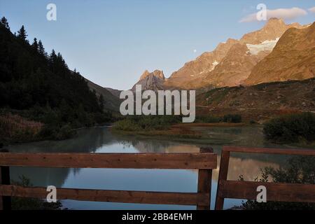 Alpenlandschaft in der Nähe Combal See, Alpen, Monte Bianco, Aostatal, Italien Stockfoto