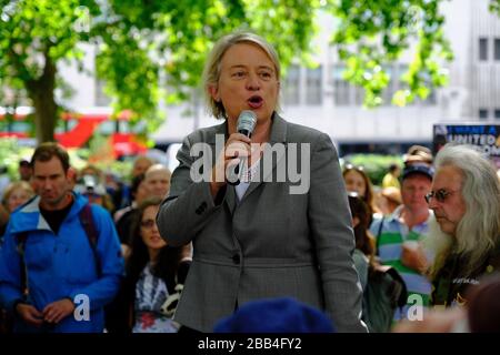 Natalie Bennett spricht am Wildlife March, London, 12. August 2017 Stockfoto