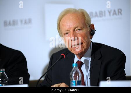 Joseph Lieberman, ehemaliger Senator der Vereinigten Staaten, hielt während der Pressekonferenz Rede, die sich dem Gedenkzentrum des Holocaust-Babi Yar widmet Stockfoto