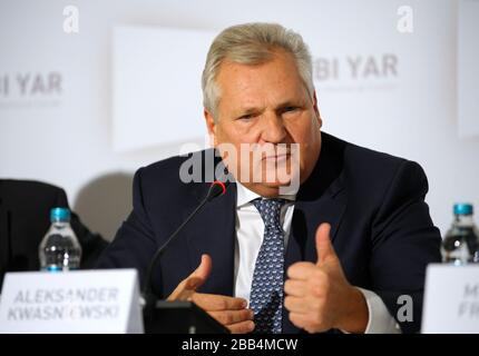 Aleksander Kwasniewski, der ehemalige Präsident Polens, hielt während der Pressekonferenz Rede, die sich dem Gedenkzentrum des Holocaust-Babi Yar widmet Stockfoto