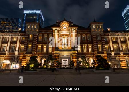 Der Bahnhof Tokio (東京駅, Tōkyō-eki) ist ein Bahnhof in Chiyoda, Tokio, Japan. Der ursprüngliche Bahnhof befindet sich in Chiyodas Geschäftsdistrikt Marunouchi Stockfoto