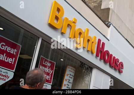 BrightHouse Stores, Großbritannien, 30. März 2020 Miethändler, BrightHouse hat nach einer Reihe von Schadensersatzansprüchen und den Einschränkungen von Conravirus für Einzelhändler, die die Schließung von Geschäften erzwingen, die Verwaltung beantragt. Dateibild aus Speicheröffnungen Stockfoto