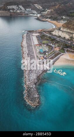 Luftbild über den Strand von Amadores auf Gran Canaria, Spanien Stockfoto