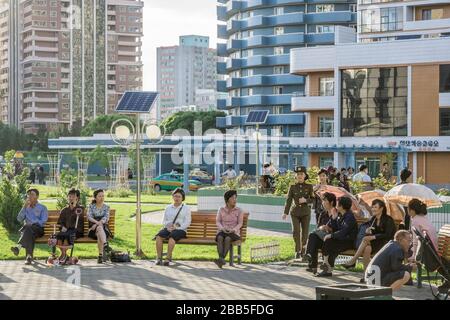 Moderne Apartmentgebäude, Pjöngjang, Demokratische Volksrepublik Korea (DVRK), Nordkorea Stockfoto