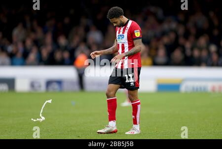 Lincoln United-Trainer Bruno Carvalho Andrade sieht am Schlusspfiff niedergeschlagen Stockfoto