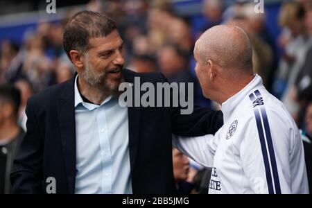 Queens Park Rangers Manager Mark Warburton (rechts) und West Bromwich Albion Manager Slaven Bilic Stockfoto