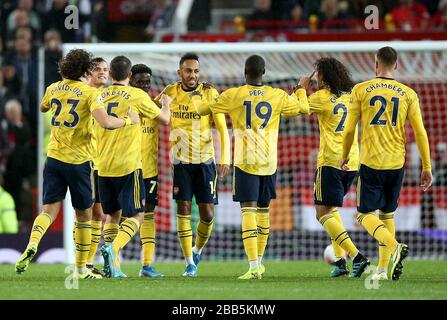 Arsenals Pierre-Imarick Aubameyang (linke Mitte) feiert das erreichen des ersten Tores seiner Seite Stockfoto