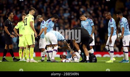 Rodrigo von Manchester City wird während des Spiels behandelt Stockfoto