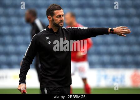 Bristol City Assistenz-Cheftrainer Jamie McAllister während einer Aufwärmphase vor dem Spiel Stockfoto