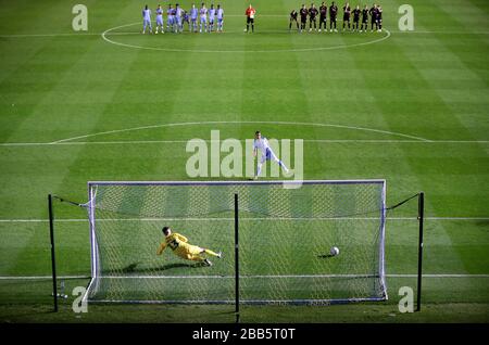 Tennai Watson von Coventry City erzielt den Siegpunkt Stockfoto