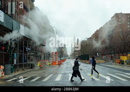 East 14th Street in New York City während des COVID 19 Corona-Virus-Ausbruchs. Stockfoto