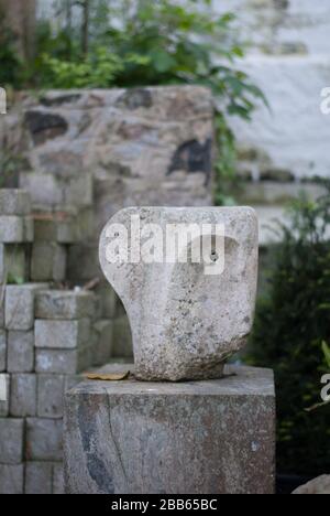 Unvollendete Arbeiten außerhalb des Studios im Barbara Hepworth Museum & Sculpture Garden, Barnoon Hill, Saint Ives TR26 1AD Stockfoto