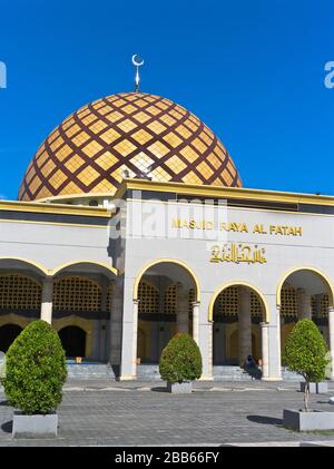 dh Masjid Raya al Fatah AMBON MALUKU INDONESIEN Kuppel große Moschee-Kuppel indonesische Architektur islamische Kuppeln Dachdesign Stockfoto