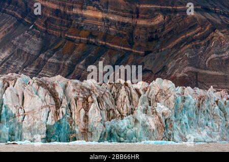 Kongsbreen-Gletscher im Herbst/Herbst, in Kongsfjorden, Spitzbergen/Spitzbergen, Norwegen Stockfoto