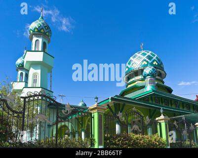 dh Masjid Jami Moschee AMBON MALUKU INDONESIA Dome islamischer Minarettturm indonesische Architektur muslimisches Gebäude Stockfoto