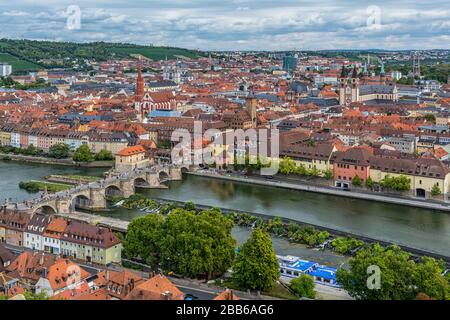 Blick über den Main nach Marienberg in Würzburg Stockfoto